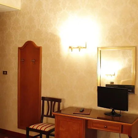 Torino Otel 4*