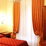 トリノ ホテル 4*